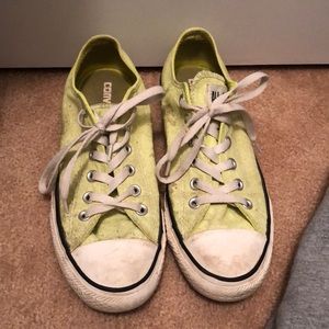 Yellow converse